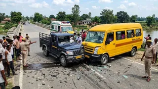 पुल कार की पिकअप वैन से भिड़ंत (AI जेनरेटेड फोटो)
