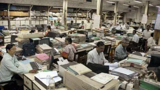 बंगाल में सरकारी कर्मचारियों को राहत