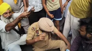 पंजाब के मानसा में चिट्टा पीते पकड़ा गया ASI, फोटो जागरण