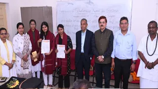 बीएचयू इतिहास विभाग की छात्राओं को मिला स्कॉलरशिप अवार्ड, शोध को मिलेगा बढ़ावा।