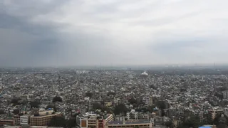 अर्णब तूफान से बदली रही दिल्ली की फिजा। पुरानी दिल्ली का एरियल व्यू का कुछ ऐसा नजारा दिखा। हरीश कुमार