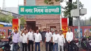 बेनियाबाग शापिंग कांप्लेक्स पर बुलडोजर की आहट, वाराणसी के दुकानदारों में चिंता।
