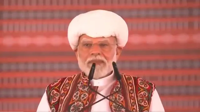 देश को संकट में देख विपक्ष को आनंद आता है', साबरकांठा में पीएम मोदी ने कांग्रेस पर साधा निशाना - pm modi slams opposition in gujarat inaugurates banas dairy projects