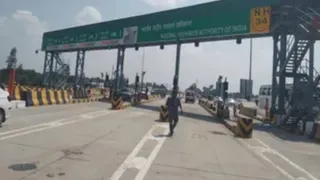 टोल प्लाजा के 20 किमी दायरे में रहने वालों को मिलेगा सालाना रियायती पास।