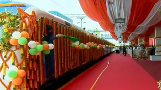 वाराणसी को मिली स्लीपर वंदे भारत की सौगात, रेल मंत्री और सीएम ने दिखाएंगे हरी झंडी।