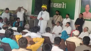 जजपा कार्यकर्ताओं को संबोधित करते दिग्विजय सिंह चौटाला।