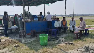 बढ़ रही मेले की रौनक। जागरण