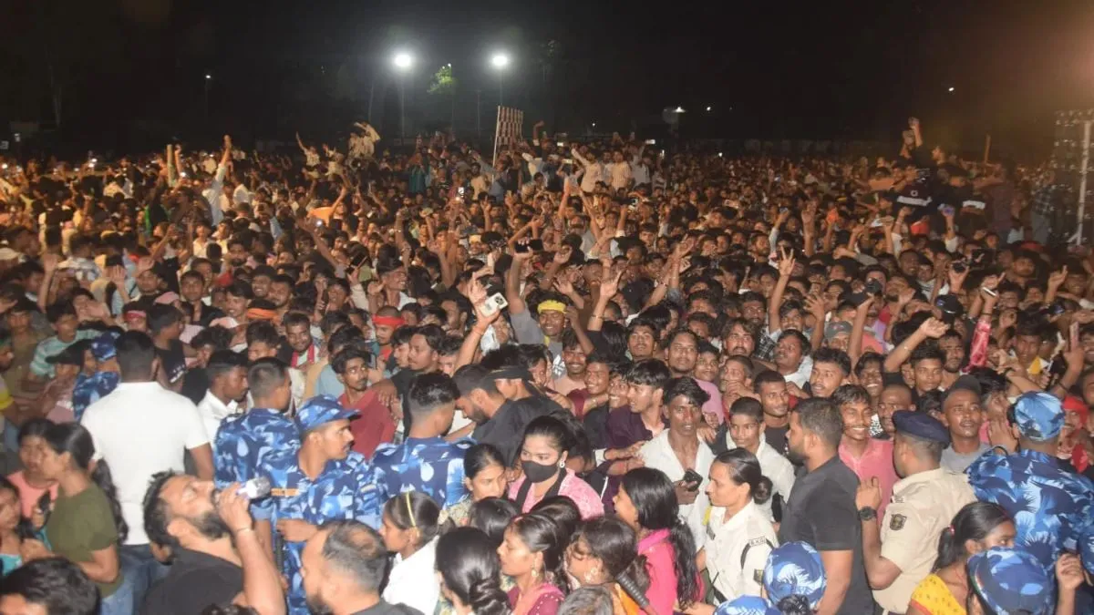 Bhagalpur Sandis Compound Ruckus at Roshan Rohi Concert (6)