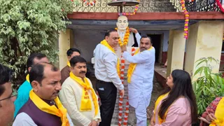 पटेल जयंती पर विभिन्न विद्यालयों के छात्र छात्राओं ने रैली निकाल कर लोगों को राष्ट्र भक्ति का संदेश दिया।