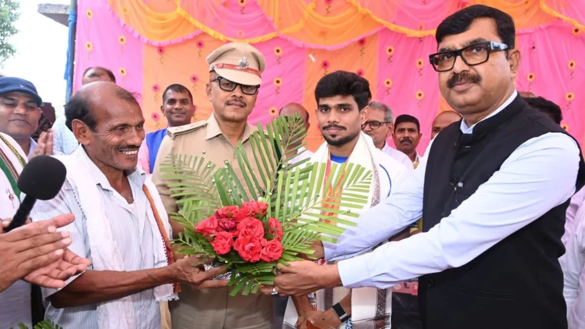 Jamui Shailesh Kumar Honored for Asian Para Games Gold (1)