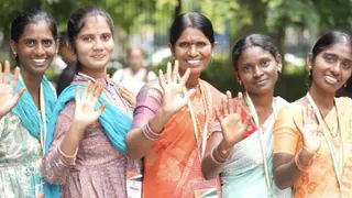 छोटी बचत से आत्मनिर्भरता की राह पर साढ़े तीन करोड़ महिलाएं।