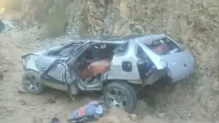 शिमला के दरोटी में गाड़ी खाई में गिरने से पांच लोगों की मौत हो गई।