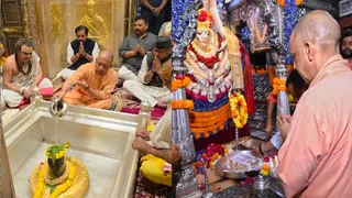 मुख्यमंत्री योगी आदित्यनाथ ने काशी में बाबा काल भैरव और विश्वनाथ का किया दर्शन।