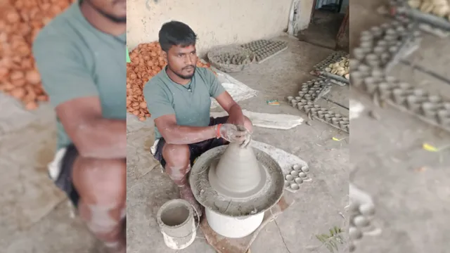 गोंडा में बारिश ने धीमी की कुम्हारों के चाक की रफ्तार, दिवाली की कमाई पर भी संकट
