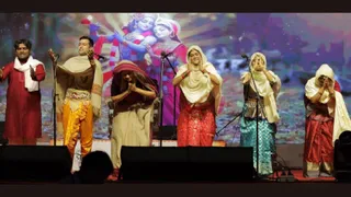 सांस्कृतिक संध्या में लोकगीत, भजन और ब्रज की स्वच्छता पर केंद्रित नाटकों का भी मंचन हुआ।