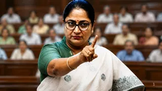 सीएम रेखा गुप्ता की एडिटेड फोटो पर महिला आयोग की सख्ती। फोटो: आर्काइव