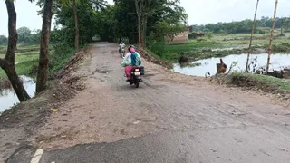 इस वर्ष आई भीषण बाढ़ में ध्वस्त हुई दो पुलियों के स्थान पर नए मजबूत आरसीसी पुल बनाए जाएंगे।
