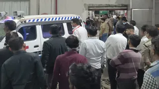 उज्जैन के होटल में वेस्टेज चैंबर में उतरे चार कर्मचारियों की मौत