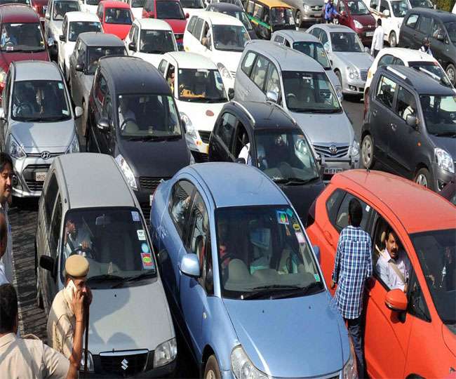 पुलिस व हॉकर्स की साठगांठ से लगता है जाम