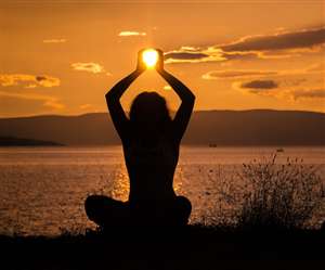 Happy International Yoga Day 2019: Wishes & Images: इन मैसेज से करें प्रियजनों को योग के लिए प्रेरित