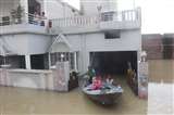 Flood in Varanasi : बलिया और गाजीपुर में बाढ़ से बढ़ी दुश्वारी, वाराणसी में कई निचले इलाके प्रभावित