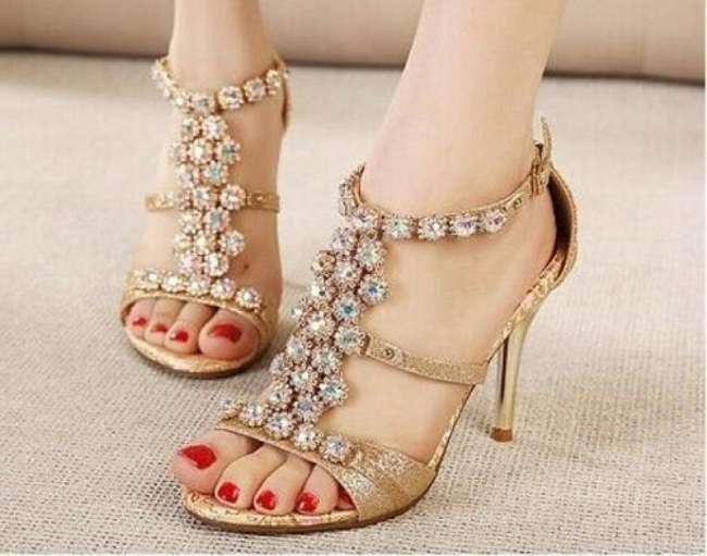 मौके के हिसाब से कैरी करें ड्रेस