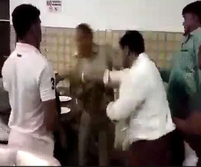 VIDEO : भाजपा पार्षद ने दारोगा को जड़े तमाचे, गिरफ्तारी पर भड़के भाजपाई, जीप की चाबी छीनी