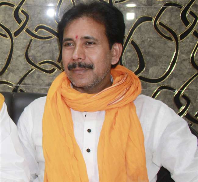Anil Rajbhar योगी सरकार से बर्खास्त मंत्री ओमप्रकाश राजभर के विभाग अनिल राजभर को ...
