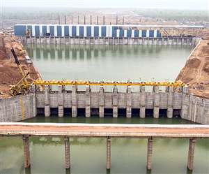 गोदावरी नदी पर दुनिया की सबसे बड़ी सिंचाई परियोजना पूरी, तीन राज्यों के CM ने किया उद्घाटन