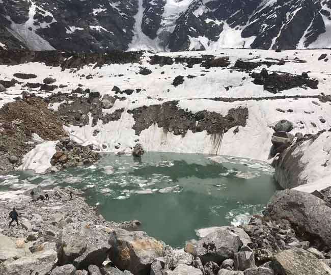 केदारनाथ में आपदा के छह साल बाद अब चौराबाड़ी ग्लेशियर के ऊपर बनी झील