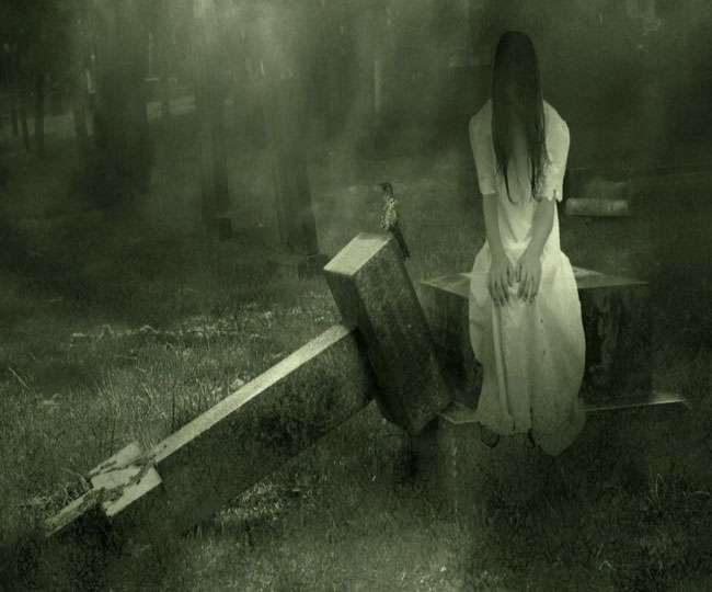 Who does the ghost of the dead? - जानना चाहोगे कैसी होती है भूतों की दुनिया और मरने के बाद कौन बनता है भूत ?