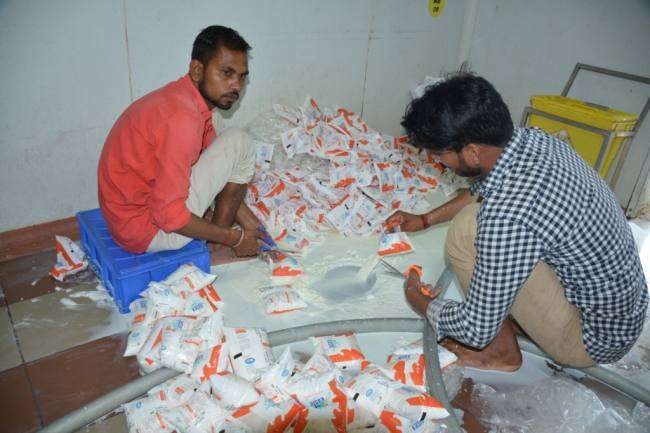 सेहत के नाम पर चलता था मिलावट का खेल, जगतपुर में मिलावटी दूध फैक्ट्री का भड़ाफोड़