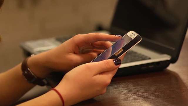 इन कारणों से जल्दी खराब हो जाता है स्मार्टफोन, इनसे बचें