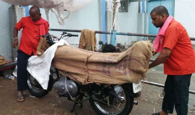 ट्रेन से दूसरे राज्य ले जा रहे हैं अपनी बाइक या स्कूटर, तो रखें इन बातों का ध्यान - Know about tips to transfer your two wheeler via train to other state