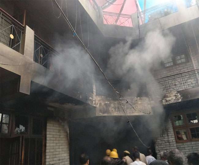 हिमाचल : मंडी में तीन मंजिला मकान में लगी आग, दम घुटने से पांच की मौत