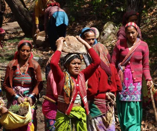 इन महिलाओं ने पेयजल संकट से दिलाई निजात, साथ ही साग-सब्जी का उत्पादन कर पैदा किया रोजगार