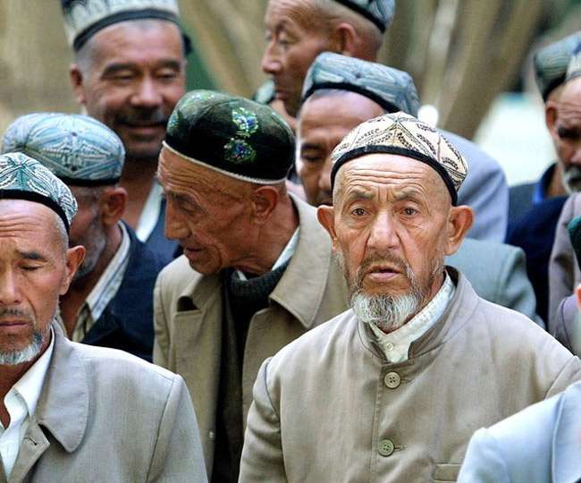 चीन में मुस्लिमों से भरवाया जा रहा है धर्म न मानने का शपथ पत्र!