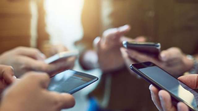 jio vs airtel: 199 se 2875 rupee thak ke bich yeh hai sabse lokapriy postpaid plans jio vs airtel: 199 se 2875 rupee thak ke bich yeh hai sabse lokapriy postpaid plans