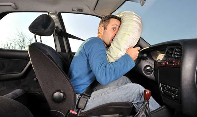 कार छोटी हो या बड़ी, सबके लिए है जरूरी एयरबैग, जानिए फायदे - How Airbags  Work in car all you need to know