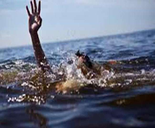 नहानॠà¤à¥ दà¥à¤°à¤¾à¤¨ नदॠमà¥à¤ डà¥à¤¬à¤à¤° à¤à¤¾à¤° बà¤à¥à¤à¥à¤ à¤à¥ मà¥à¤¤, मà¤à¥ à¤à¥à¤-पà¥à¤à¤¾à¤°