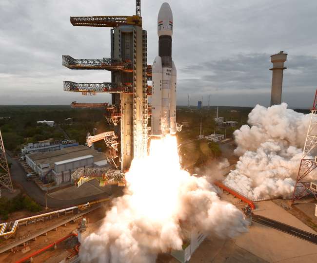 Chandrayaan-2: इसरो ने चंद्रयान-2 को धरती की दूसरी कक्षा में सफलतापूर्वक स्‍थापित कराया
