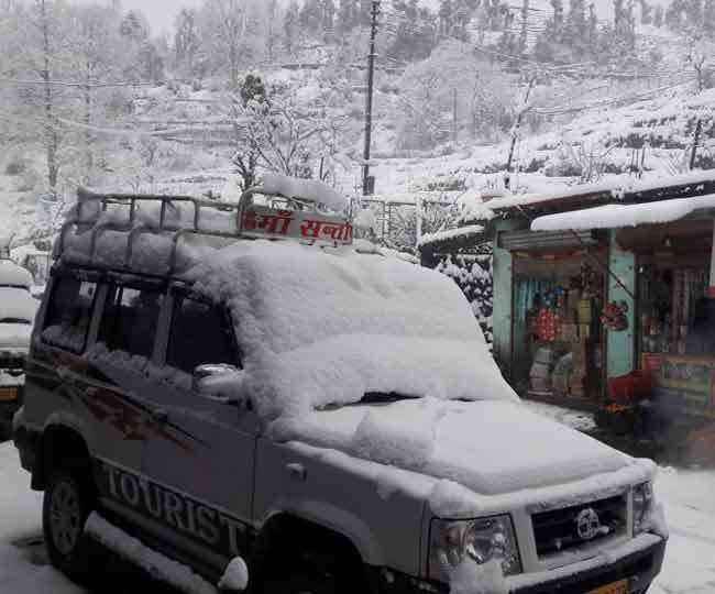 उत्तराखंड में जोरदार बारिश और बर्फबारी, मसूरी में छठा हिमपात, कई सड़कें बंद