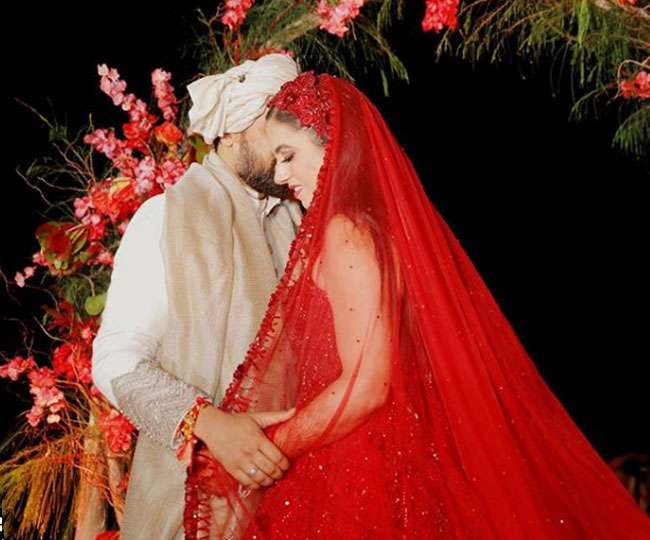 dulhan ke liye gown