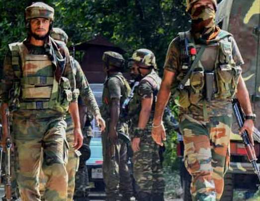 सुरक्षाबलों ने जम्मू में लक्ष्मीपुरम मुहल्ले की घेराबंदी कर चलाया तलाशी अभियान, लोगों में दहशत Jammu News