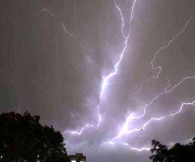 झारखंड में कहर बन कर टूटी बिजली, वज्रपात ने ली 9 लोगों की जान Ranchi