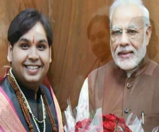 ncr Kathak Samrat Pulkit Maharaj arrested for Committing Fraud for Security  and VIP Treatment - PM के नाम पर VIP सुविधा लेने वाला कथक सम्राट गिरफ्तार,  राष्ट्रपति ने किया था सम्मानित