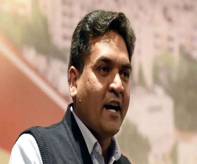 दिल्ली के पूर्व मंत्री कपिल मिश्रा व AAP नेताओं के बीच हुई मारपीट, वीडियो हुआ वायरल