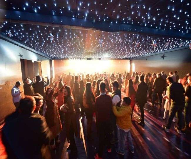Party preparations for hotels resorts and clubs for new year celebration - न्यू ईयर सेलिब्रेशन
