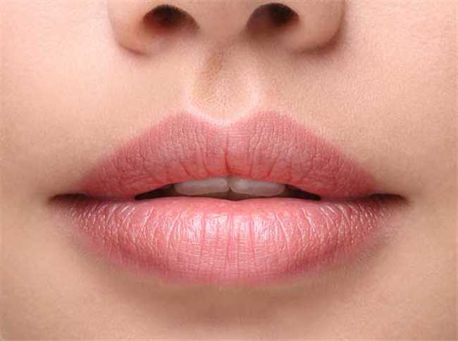 Why Lips Color Different From Our Body