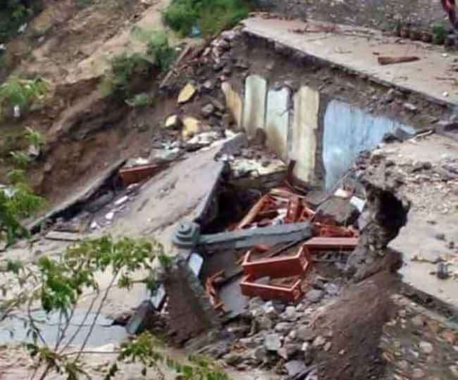टिहरी में भूस्खलन से दो मकान ध्वस्त, छह की मौत; एक लापता